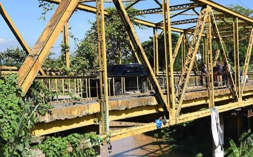 Obras Públicas cierra puente Sabaneta en La Vega para evitar pérdidas humanas Obras Públicas cierra puente Sabaneta en La Vega para evitar pérdidas humanas