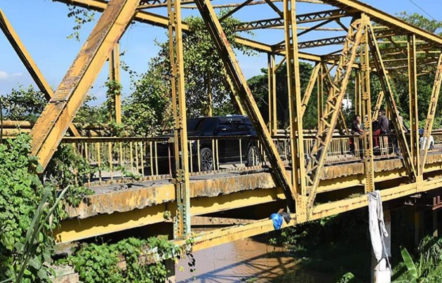 Obras Públicas cierra puente Sabaneta en La Vega para evitar pérdidas humanas