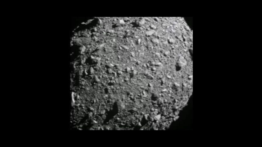 Video | Una nave de la NASA choca contra un asteroide para desviar su trayectoria