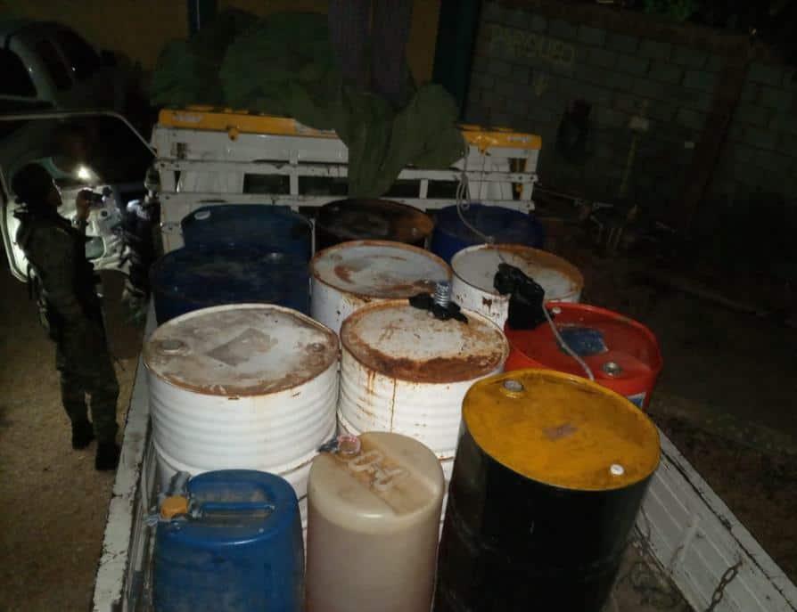 Ejército se incauta de 600 galones de gasolina serían llevados Haití