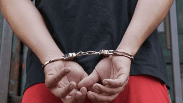 Arrestan a un hombre que planeaba tiroteo al estilo de matanza en Las Vegas