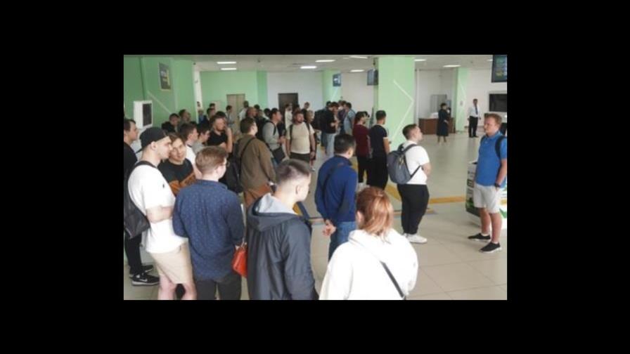 98,000 rusos huyen a Kazajistán para evadir la movilización