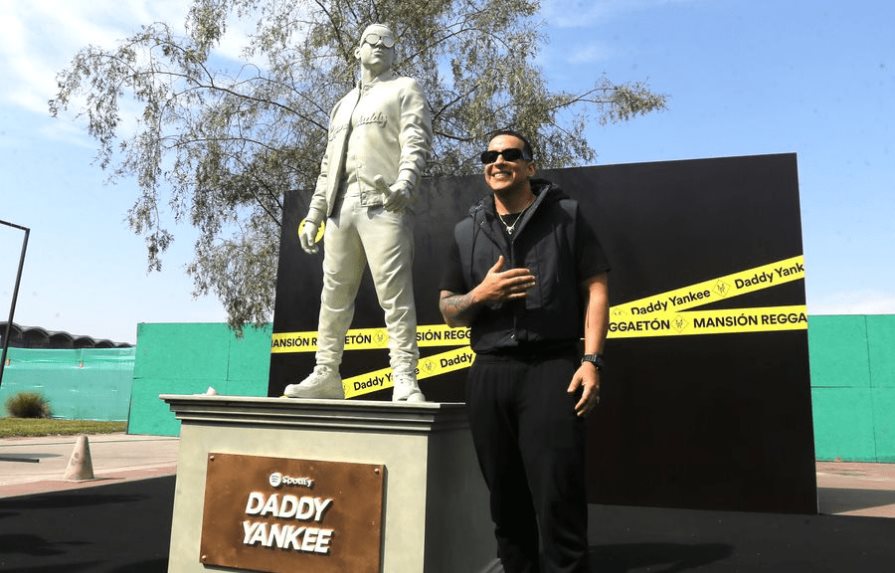 ¡Daddy Yankee tiene su propia estatua! Spotify honra al reguetonero en Chile