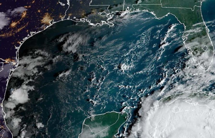 Huracán Ian se fortalece en el sureste del Golfo de México