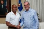 Eric Adams visita a Abinader, viaja a La Romana e Higüey y promete aportes Eric Adams visita a Abinader, viaja a La Romana e Higüey y promete aportes