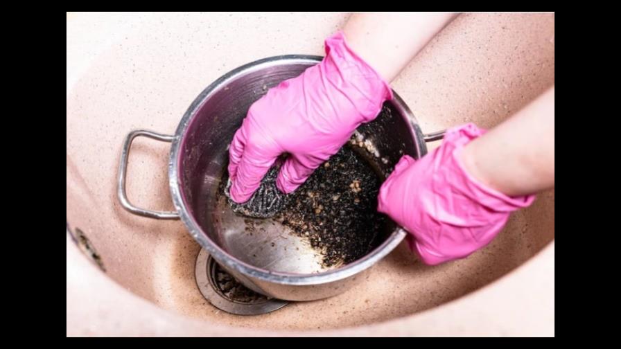 Cómo remover las quemaduras de las ollas Cómo remover las quemaduras de las ollas