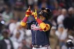 Ronald Acuña dispara 2 jonrones; Bravos doblegan a Nacionales