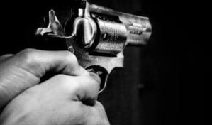 Se entrega sargento de la Policía involucrado en incidente que dejó dos muertos en Baní