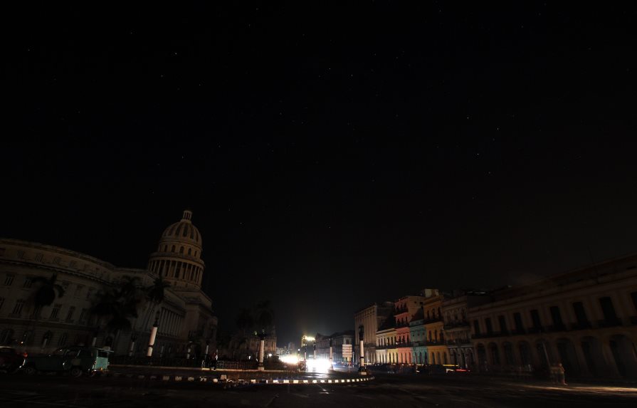 Reportan avería en el sistema eléctrico en Cuba, autoridades trabajan en restablecimiento