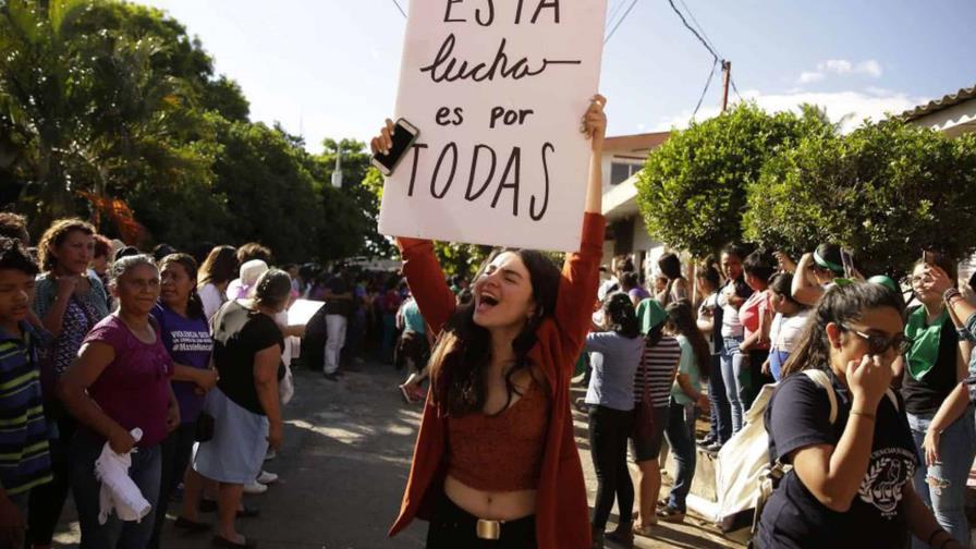 Feministas insisten al Estado de El Salvador permitir aborto seguro y legal Feministas insisten al Estado de El Salvador permitir aborto seguro y legal