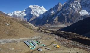 Alpinista estadounidense desaparece y nepal&iacute; muere en la monta&ntilde;a Manaslu