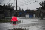 Dos muertos, enormes daños y apagón generalizado en Cuba tras el huracán Ian Dos muertos, enormes daños y apagón generalizado en Cuba tras el huracán Ian