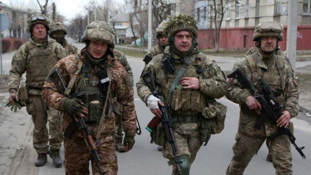 El Kremlin dice que la campaña militar en Ucrania continuará tras la anexión