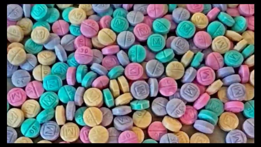 Píldoras de colores generan nuevas advertencias sobre la droga más letal en EEUU