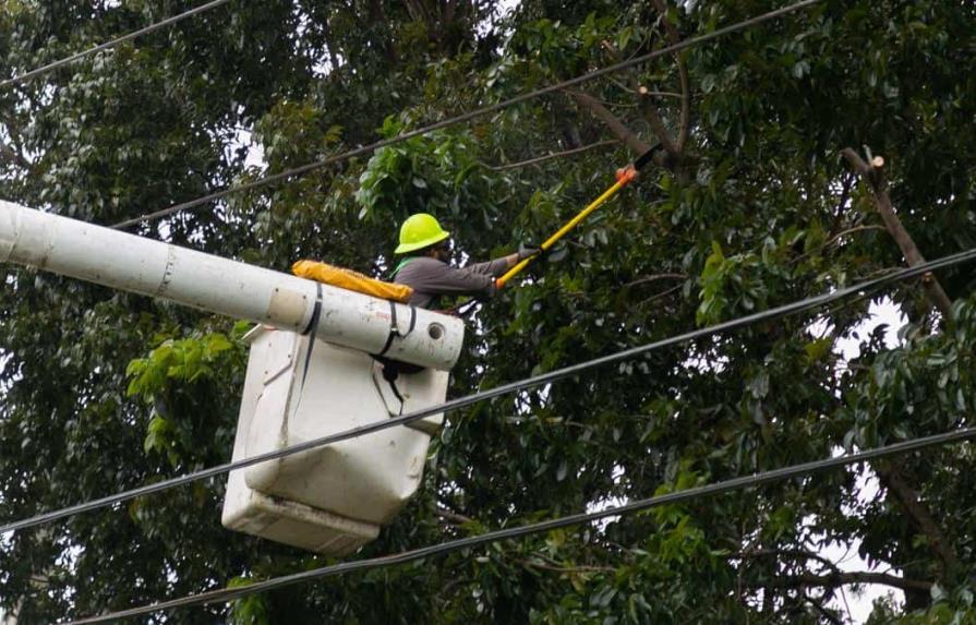 El 78 % de los abonados tienen servicio de luz en Puerto Rico tras Fiona