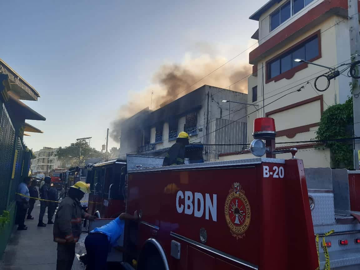 Al lugar se presentaron 15 unidades de los Bomberos del Distrito Nacional. 