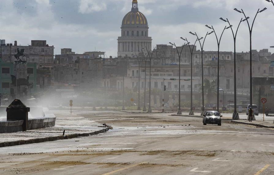 La electricidad vuelve a cuentagotas a Cuba dos días después del paso de Ian