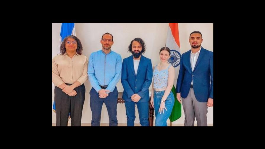 Embajador Dominicano en la India recibe bailarines hindús que estarán en Festival de Bachata en Puerto Plata
