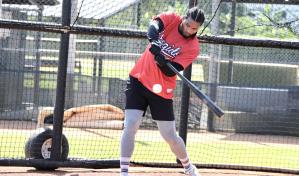 Paredes se integra a entrenamientos del Escogido