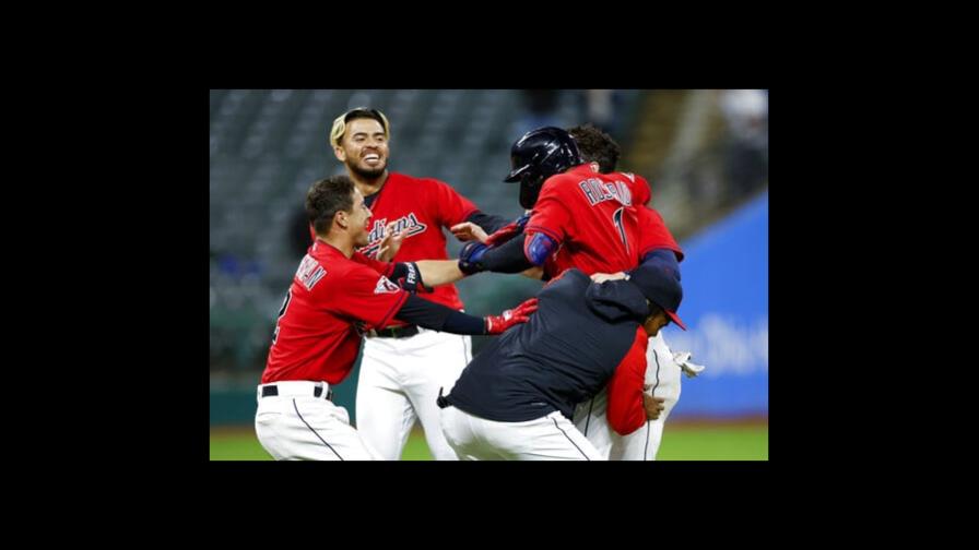 Rosario pega hit en la 10ma y Guardianes superan a Rays