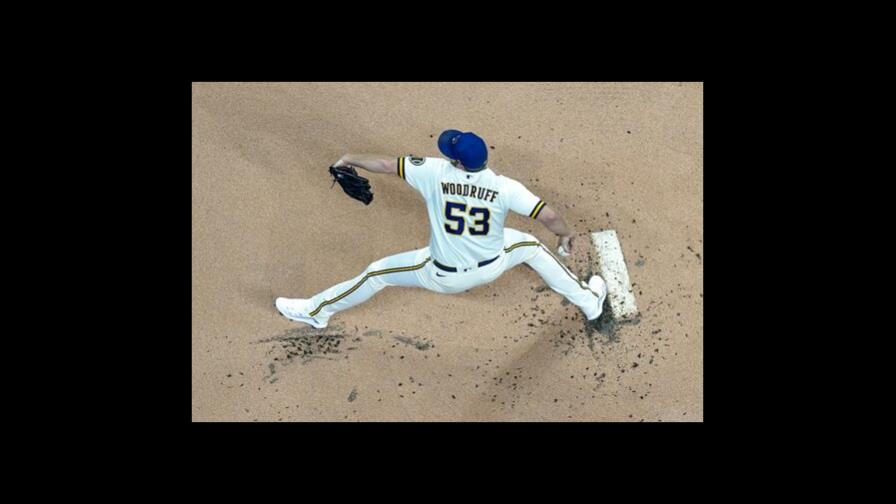 Cerveceros mejoran sus expectativas; vencen a Cardenales Cerveceros mejoran sus expectativas; vencen a Cardenales