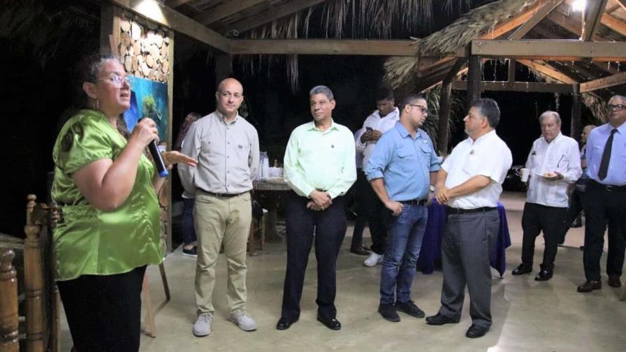 Exposición fotográfica “Manglar es Vida” en el Jardín Botánico de Santiago