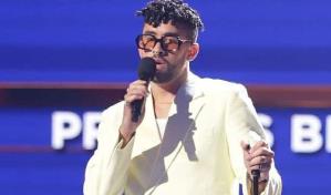 Bad Bunny no asiste, pero corona en los Billboard Latinos con nueve galardones