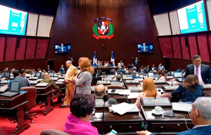 Luchas partidarias por comisiones afectan leyes prioritarias en Cámara de Diputados
