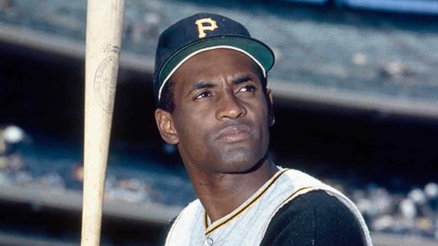 “Aquello fue una fiesta”: La historia detrás de la icónica foto de Roberto Clemente tras dar el hit 3,000