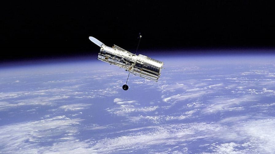 La NASA y SpaceX estudian prolongar vida útil del telescopio espacial Hubble
