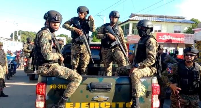Las Fuerzas Armadas vigilan la frontera domínico-haitiana, por la provincia Dajabón.