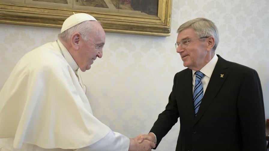 El papa y Bach firman una declaración por el deporte, un aliado de la paz El papa y Bach firman una declaración por el deporte, un aliado de la paz