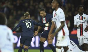Mbappé anota gol del triunfo de PSG sobre Niza