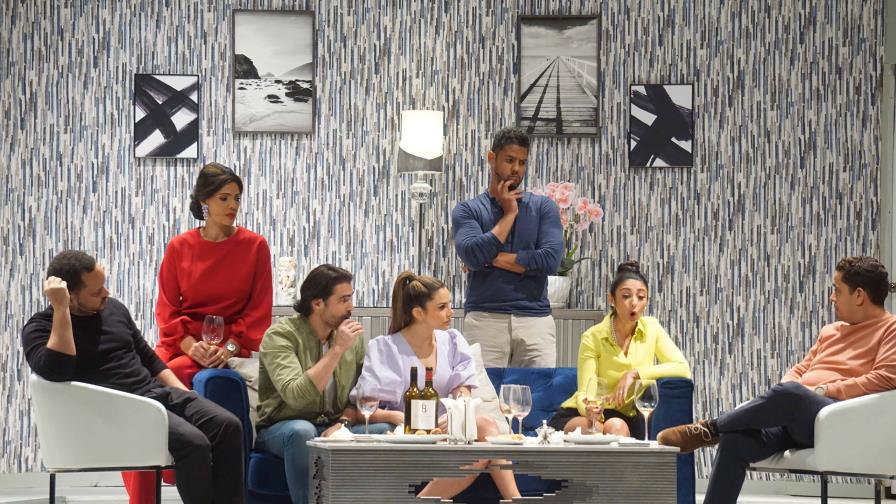 “Perfectos Desconocidos” debuta con éxito en el auditorio de la UNPHU