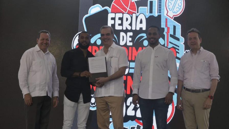 Abinader aconseja a los jóvenes ser persistentes con las ideas de sus emprendimientos Abinader aconseja a los jóvenes ser persistentes con las ideas de sus emprendimientos