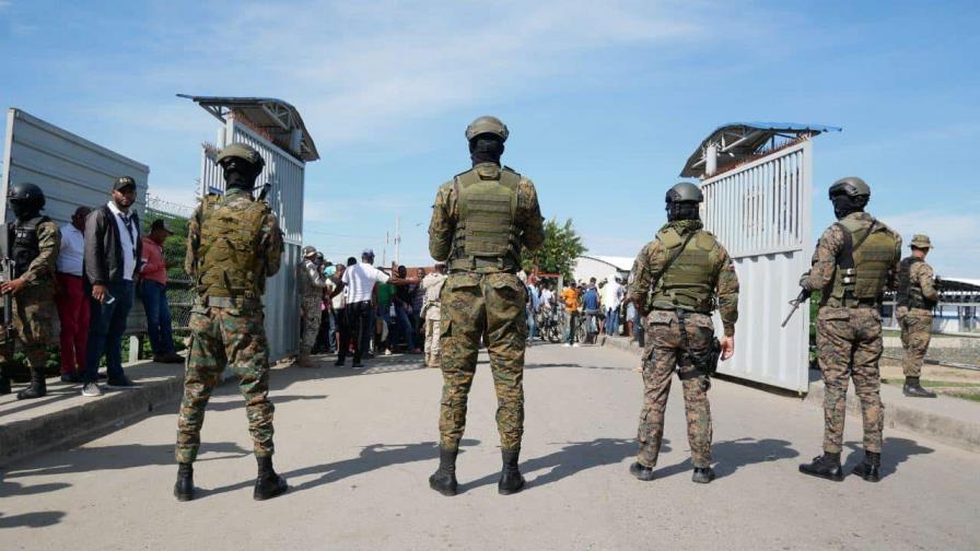 Comandante del Ejército recorre frontera noroeste y asegura todo está en calma Comandante del Ejército recorre frontera noroeste y asegura todo está en calma