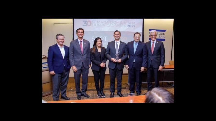 Reconocen a Roberto Herrera por impulsar las relaciones entre EEUU y RD Reconocen a Roberto Herrera por impulsar las relaciones entre EEUU y RD
