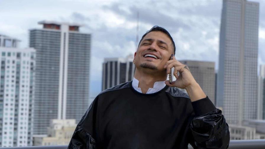 Estilista colombiano Johan Jiménez Camacho comenta de los cambios de looks de celebridades Estilista colombiano Johan Jiménez Camacho comenta de los cambios de looks de celebridades