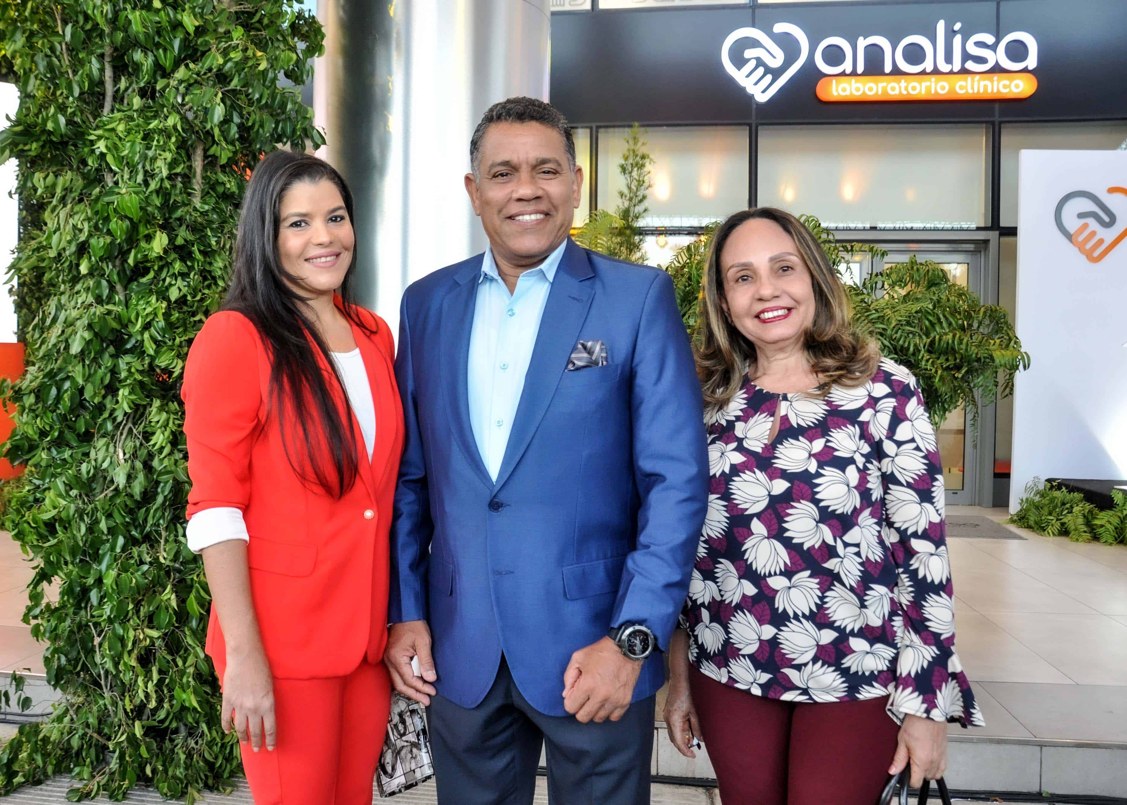 Juny Reyez, Rogelio Prestol y Eunice Corniel.