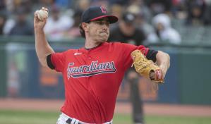 Bieber se afila para playoffs, Guardianes vencen a Reales