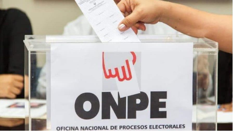 Cierran las urnas en comicios locales de Perú, marcados por baja asistencia