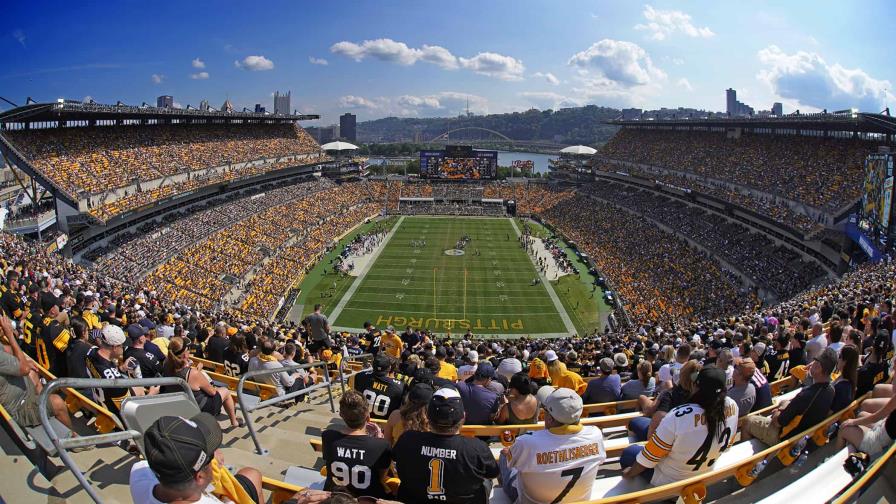 Muere fanático al caer de escaleras en estadio de fútbol en Pittsburgh Muere fanático al caer de escaleras en estadio de fútbol en Pittsburgh