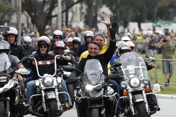 Bolsonaro anima a sus seguidores y les pide mantener el foco
