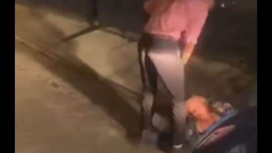 Mujer golpeada por hombre en la calle está bajo protección de autoridades