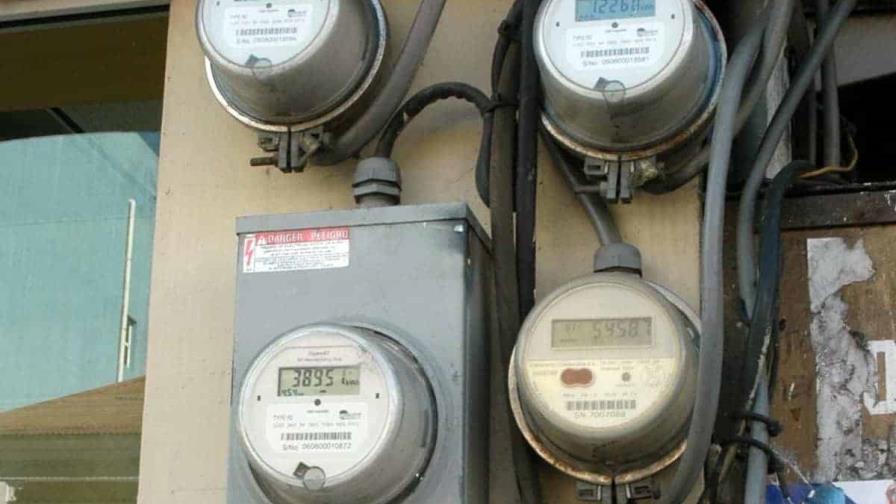 Policía apresa hombre por robo de contadores eléctricos