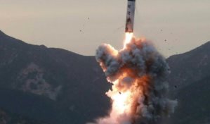 Corea del Norte dispara misil balístico hacia el mar, según agencia surcoreana