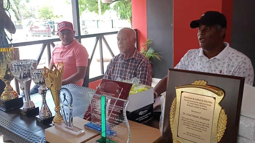 Torneo softbol de otoño de Elías Piña con 19 equipos en dos ramas