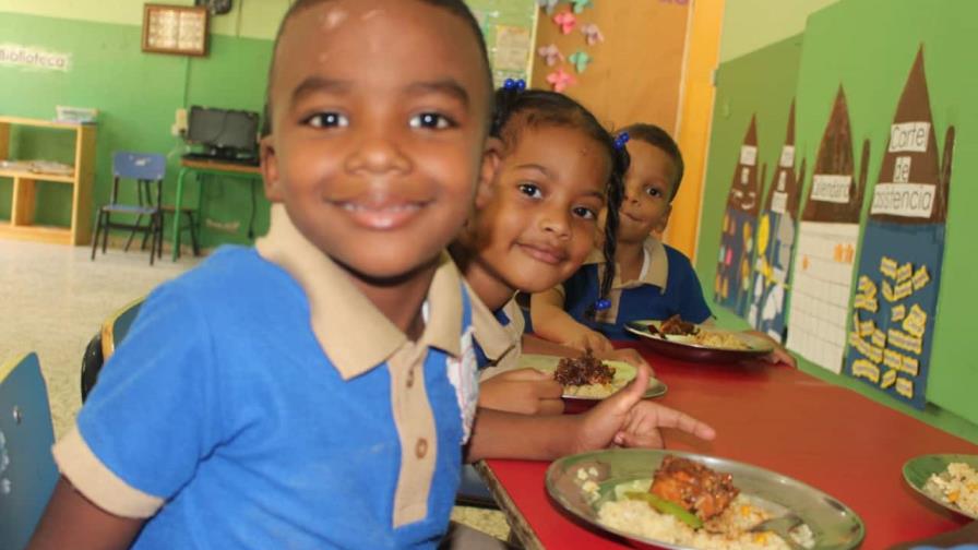 Inabie inicia la entrega del almuerzo escolar