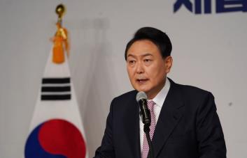 Presidente de Corea del Sur advierte de respuesta decidida tras lanzamiento de misil norcoreano