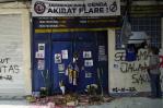 Demasiado estrecha las puertas del estadio de fútbol de Indonesia Demasiado estrecha las puertas del estadio de fútbol de Indonesia